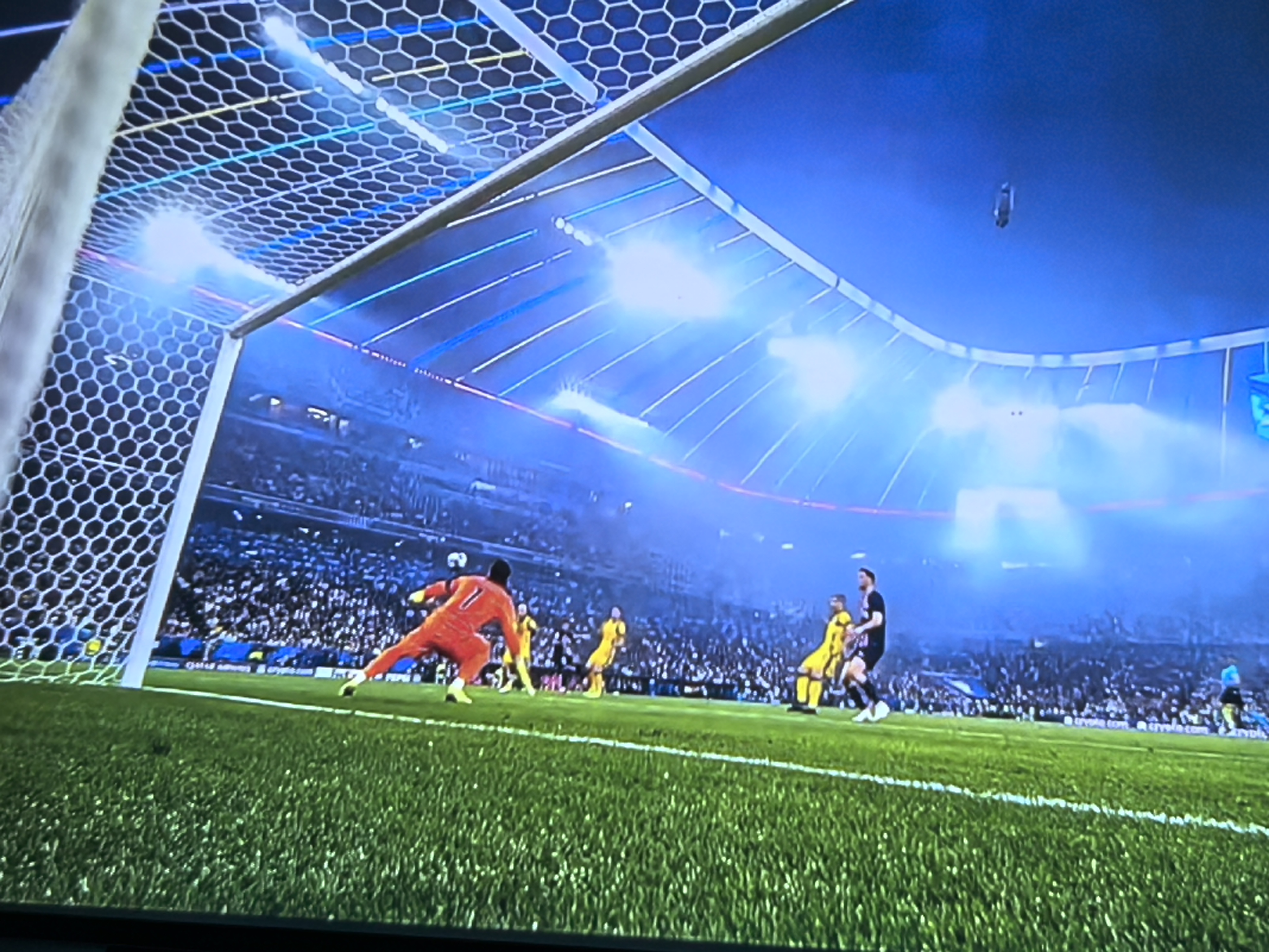 lol新手礼包-关于冲刺阶段德甲传出新动向；巴黎圣日耳曼手感冰凉；管理层表态——引发热议；高层口径保持一致的信息