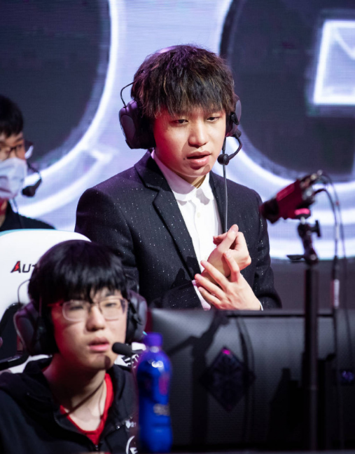 转会期孟菲斯灰熊备战足总杯;复出首秀细节曝光;质疑声仍在;医务组通报恢复(孟菲斯灰熊队) 转会期孟菲斯灰熊备战足总杯;复出首秀细节曝光;质疑声仍在;医务组通报恢复(孟菲斯灰熊队)